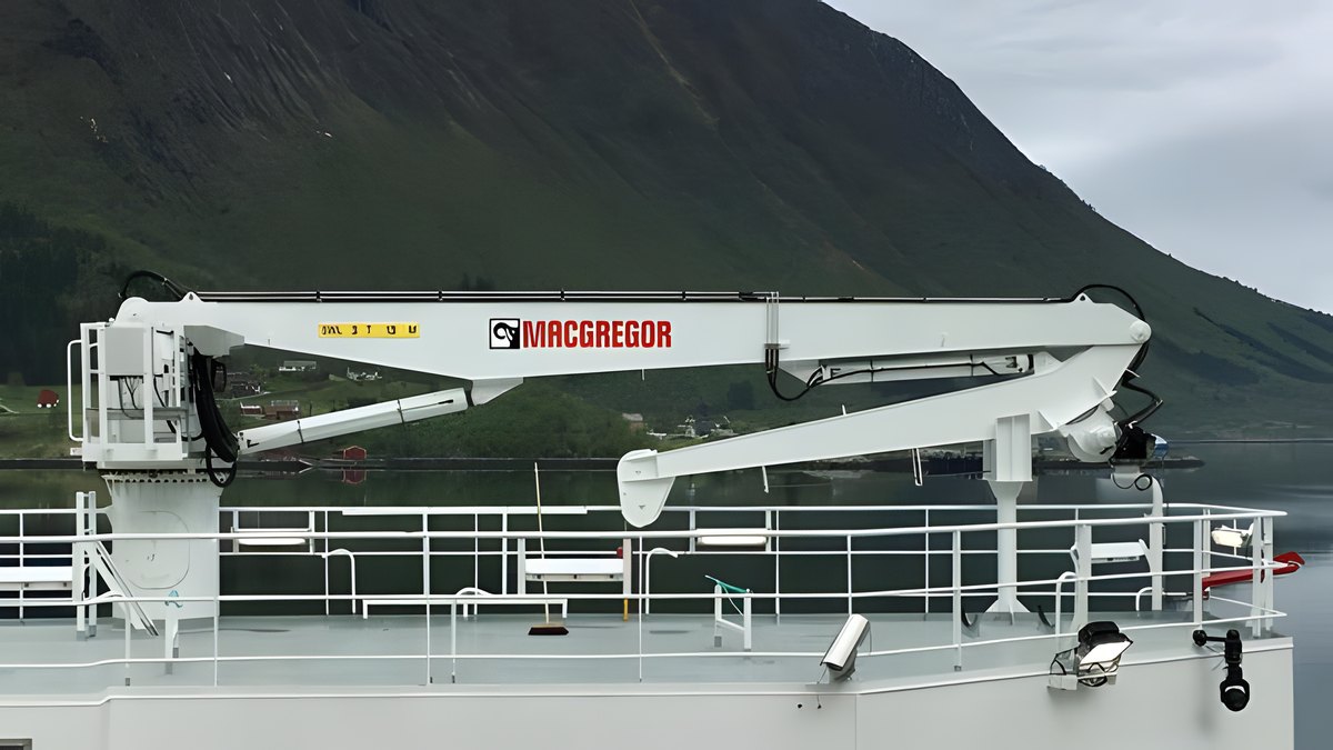 Deck crane