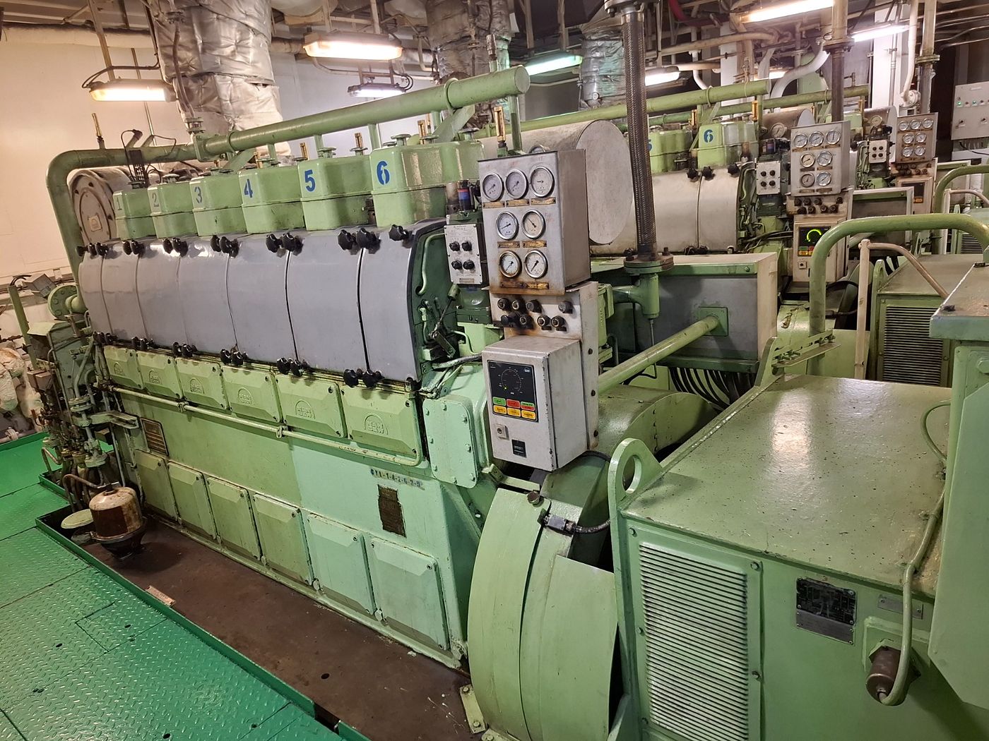 Auxiliary engine overhaul